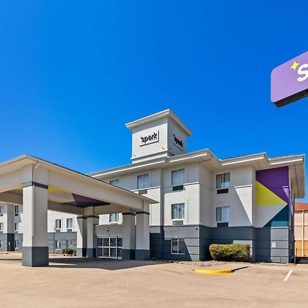胡德堡司丽普套房酒店 基林 外观 照片