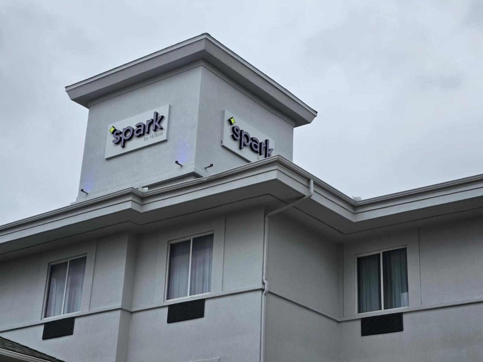 胡德堡司丽普套房酒店 基林 外观 照片